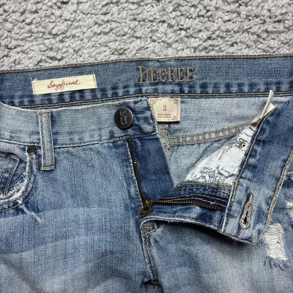 Decree Jeans Womens 3 Boyfriend Low Rise Light Wash Distressed Holes Casual - Picture 2 of 7